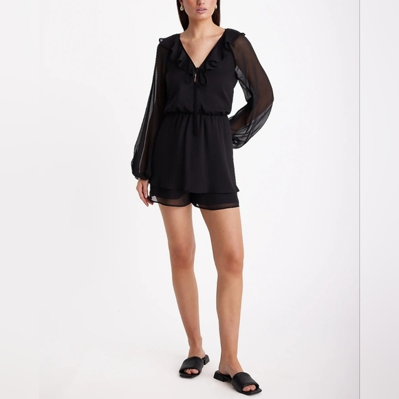 Express Ruffle Tie V-Neck Long Sleeve Romper Size Large - Picture 1 of 14